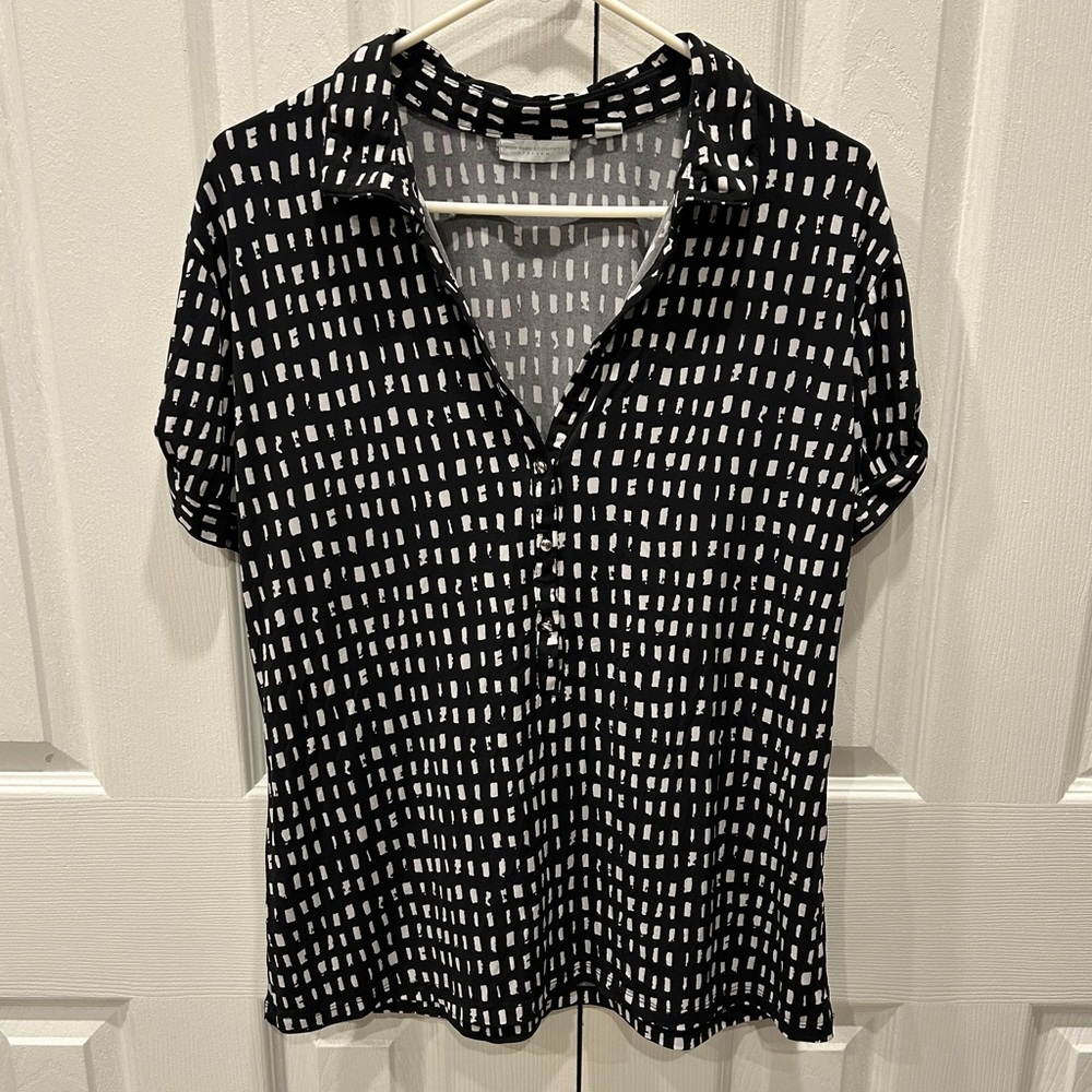 New York Company Women' s XL Black Button-Up Short Sleeve Collared